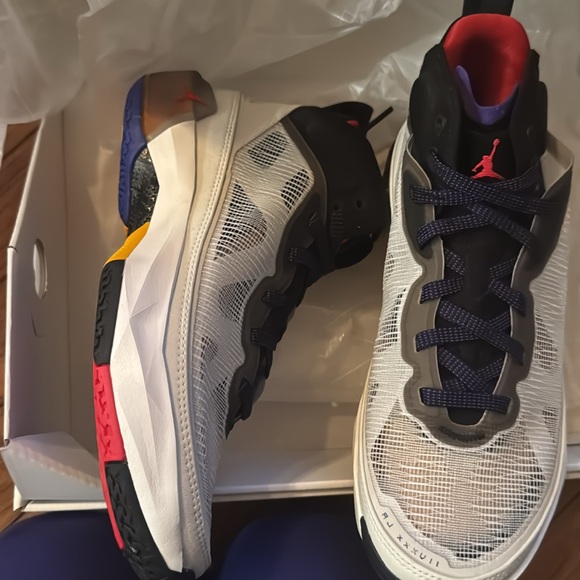 Jordan Kids' Black, White, and Purple Sneakers - Picture 2 of 7